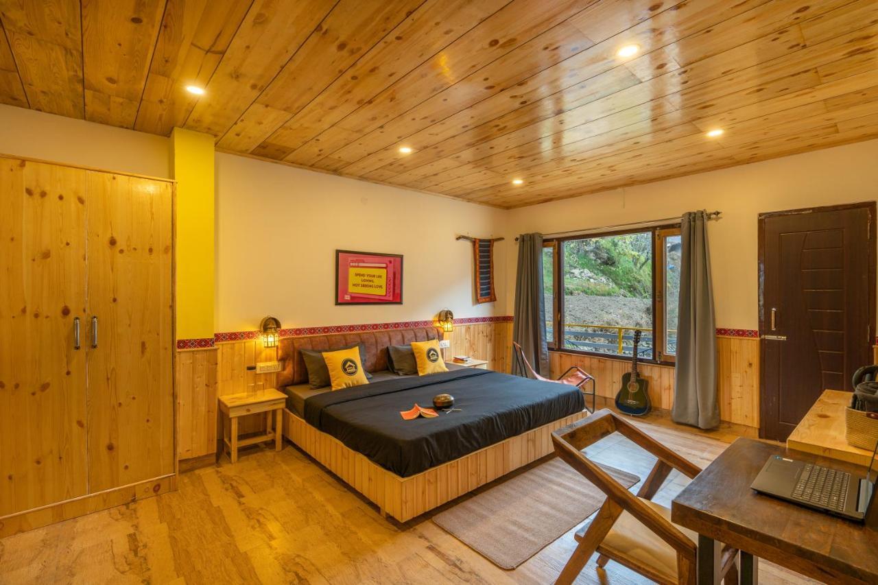 The Hosteller Tirthan Valley Gushaini Bagian luar foto