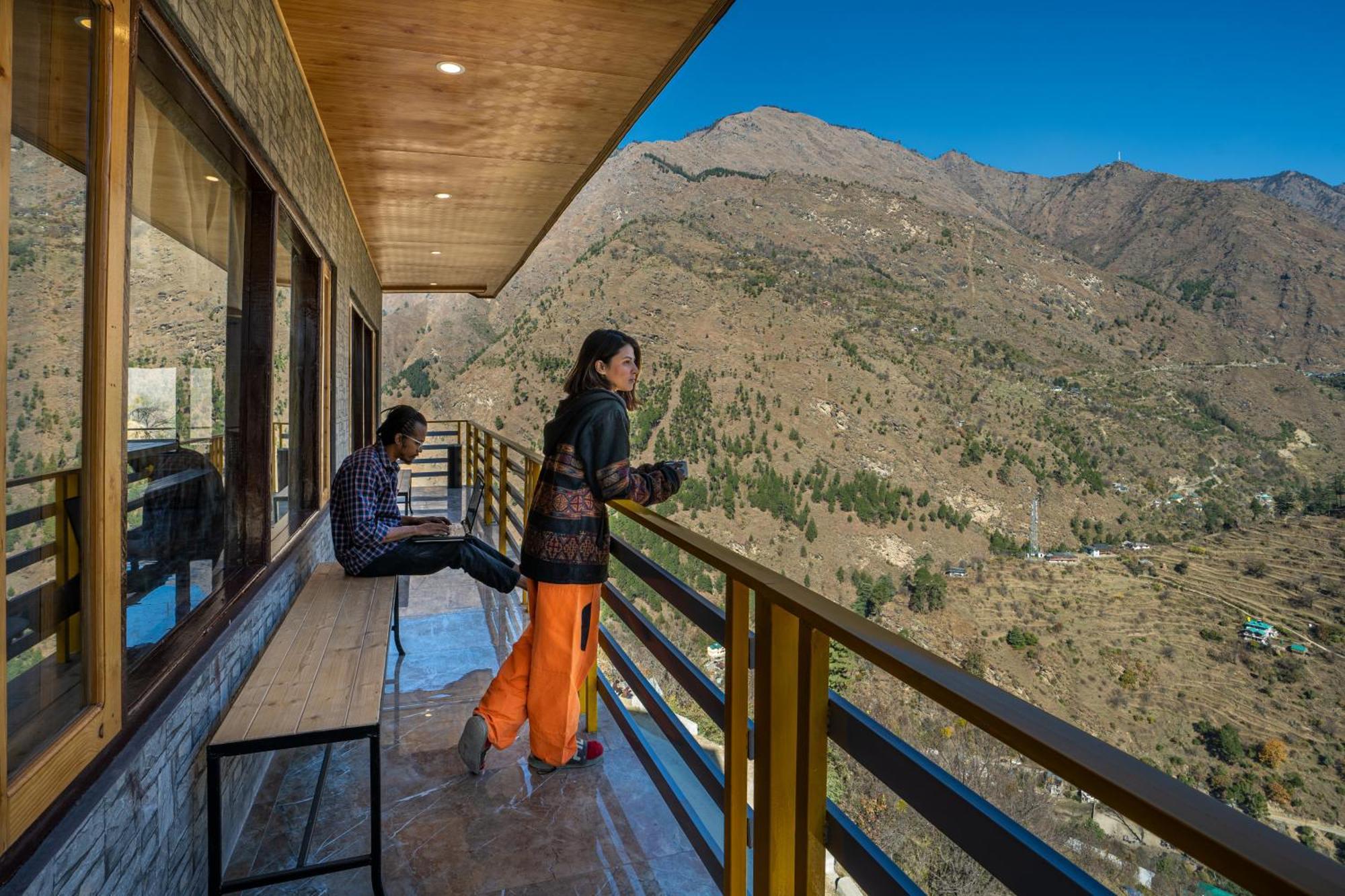 The Hosteller Tirthan Valley Gushaini Bagian luar foto